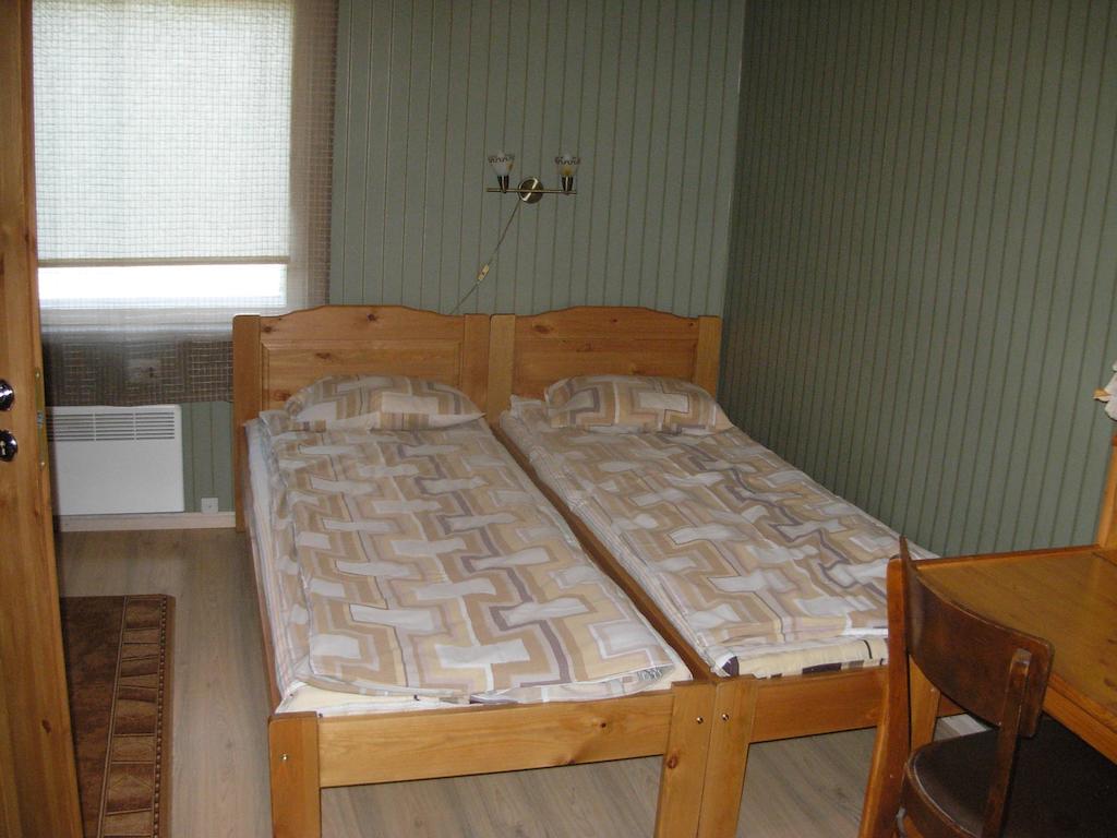 Vana Postimaja Accommodation Suure-Jaani Quarto foto