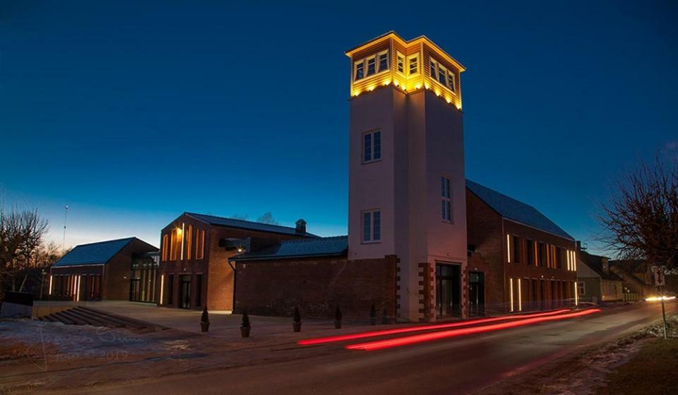 Vana Postimaja Accommodation Suure-Jaani Exterior foto